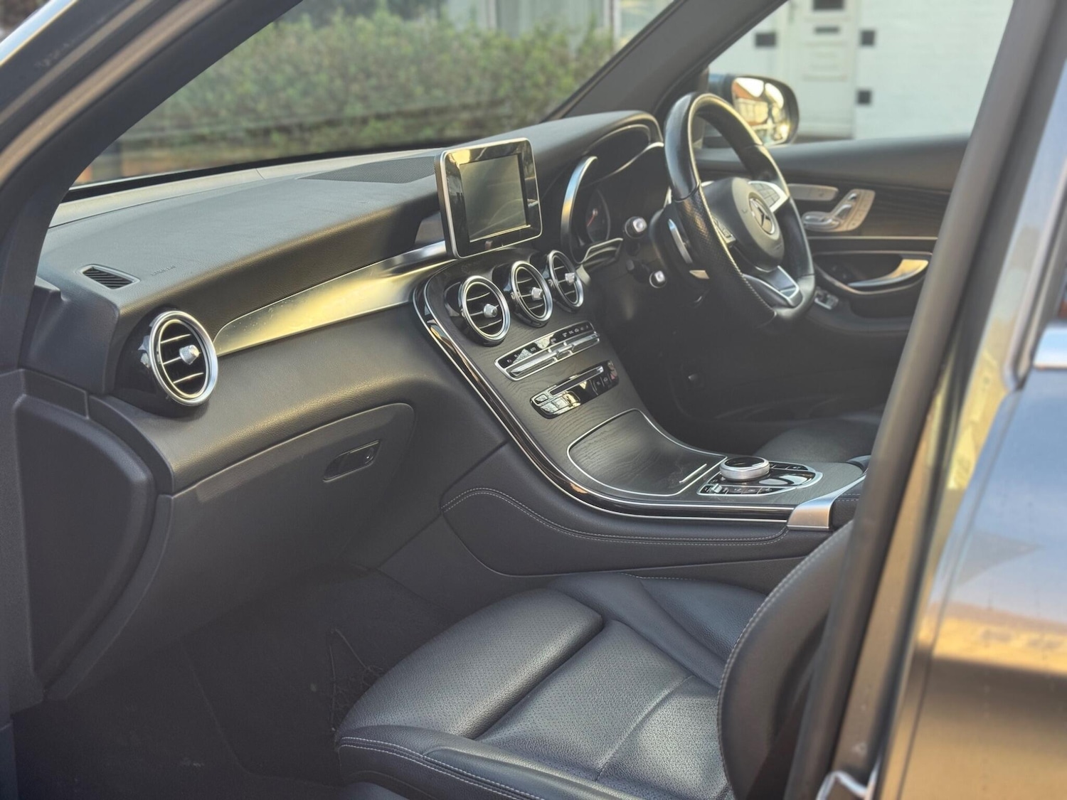 Used Mercedes-Benz GLC for sale - 77268106: Photo 4