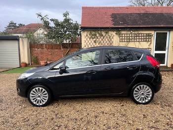 Used Ford Fiesta 2010 for sale - 77619417: Photo