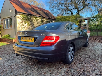 Used Mercedes-Benz C Class 2013 for sale - 77635513: Photo
