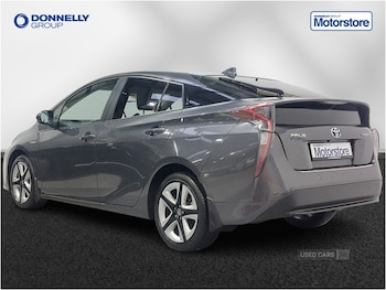 Used Toyota Prius 2019 for sale - 76167848: Photo 2