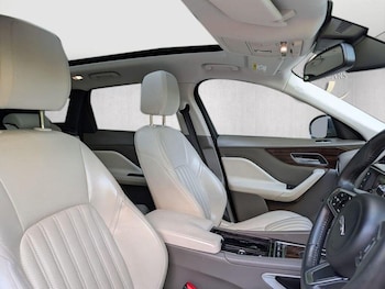 Used Jaguar F-Pace 2017 for sale - 76070411: Photo