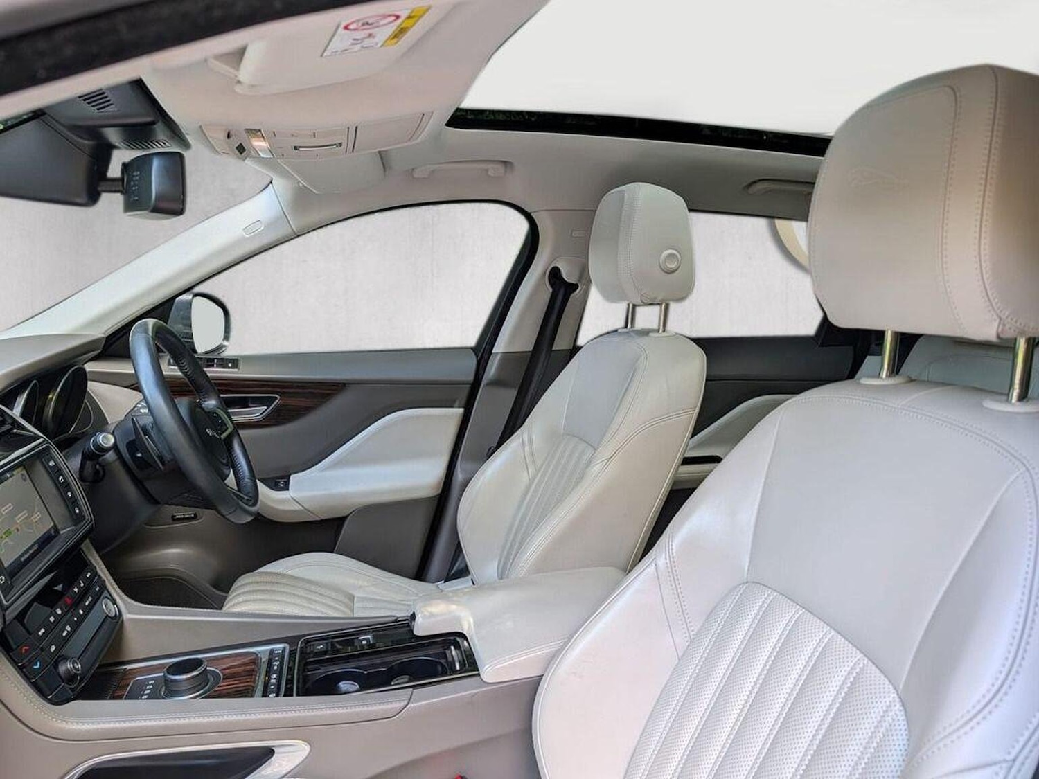 Used Jaguar F-Pace 2017 for sale - 76070411: Photo 8