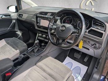 Used Volkswagen Touran 2016 for sale - 79073513: Photo