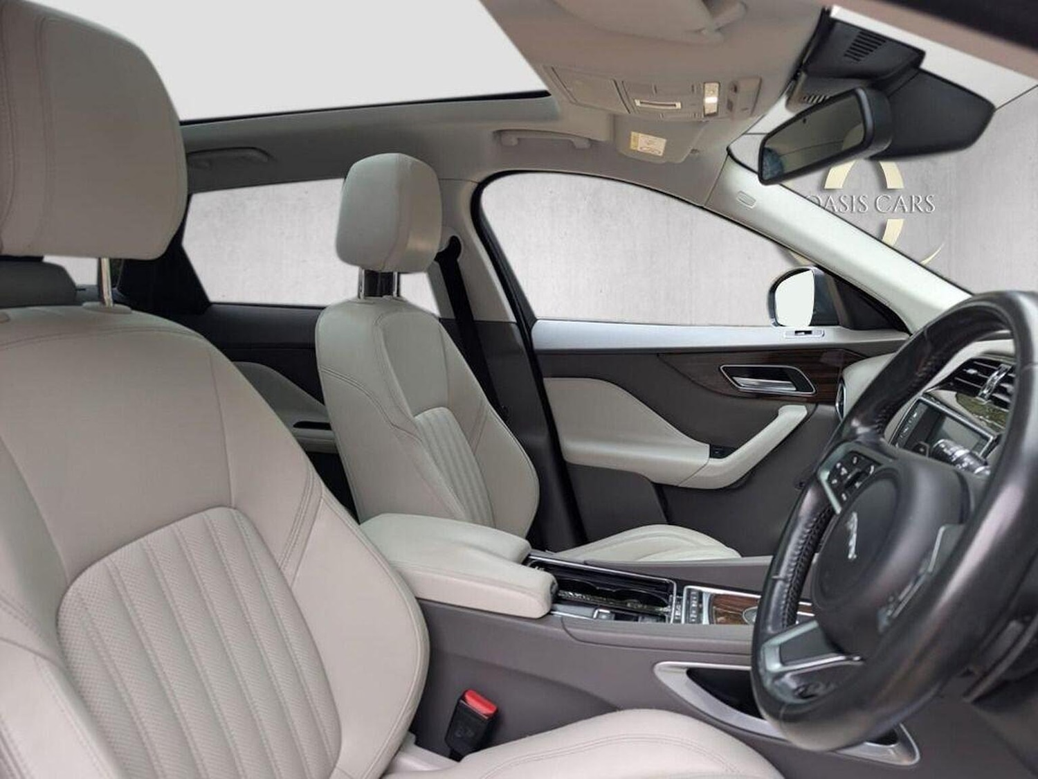 Used Jaguar F-Pace 2018 for sale - 76397032: Photo 2