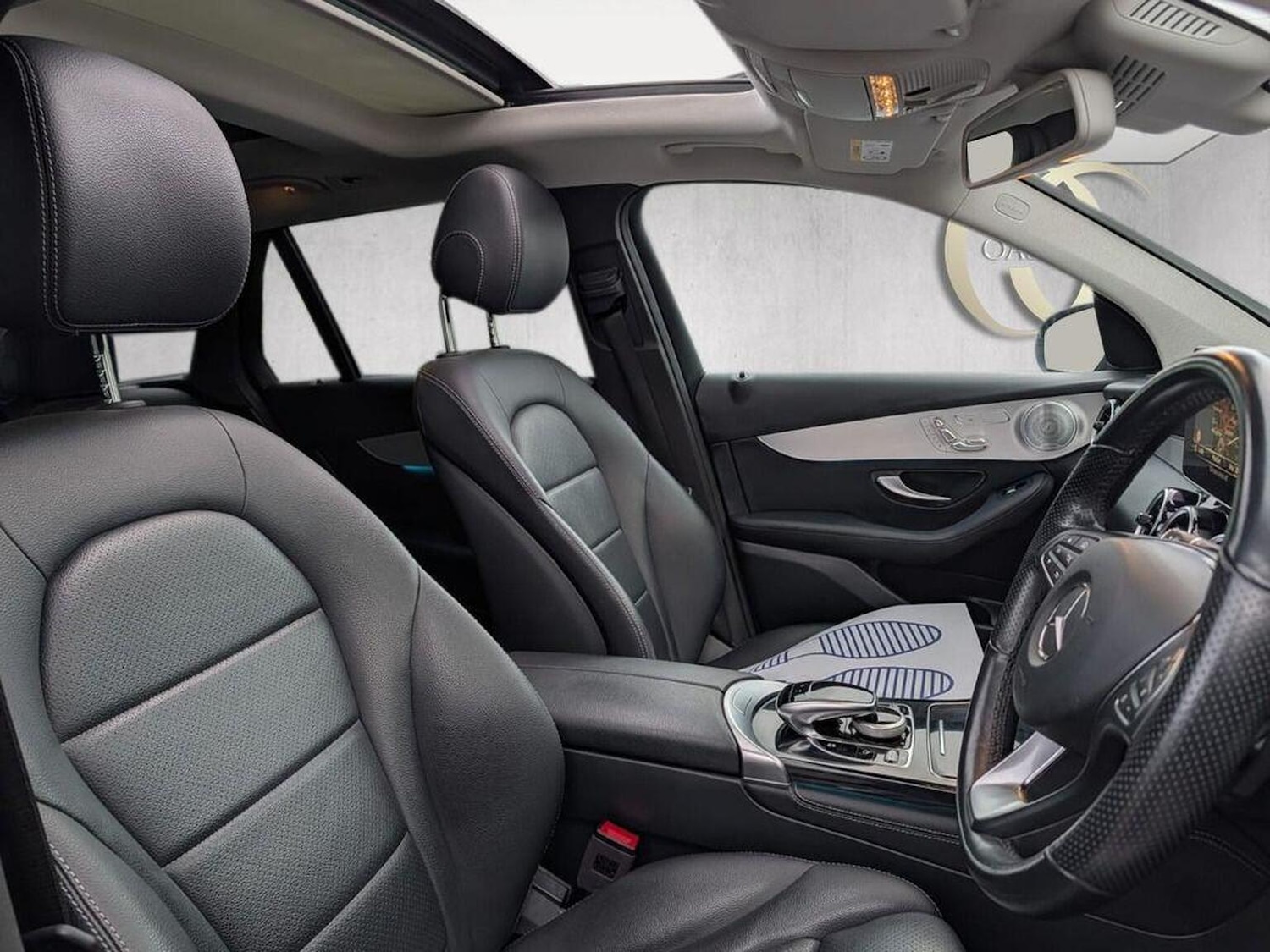 Used Mercedes-Benz GLC 2019 for sale - 76687219: Photo 2