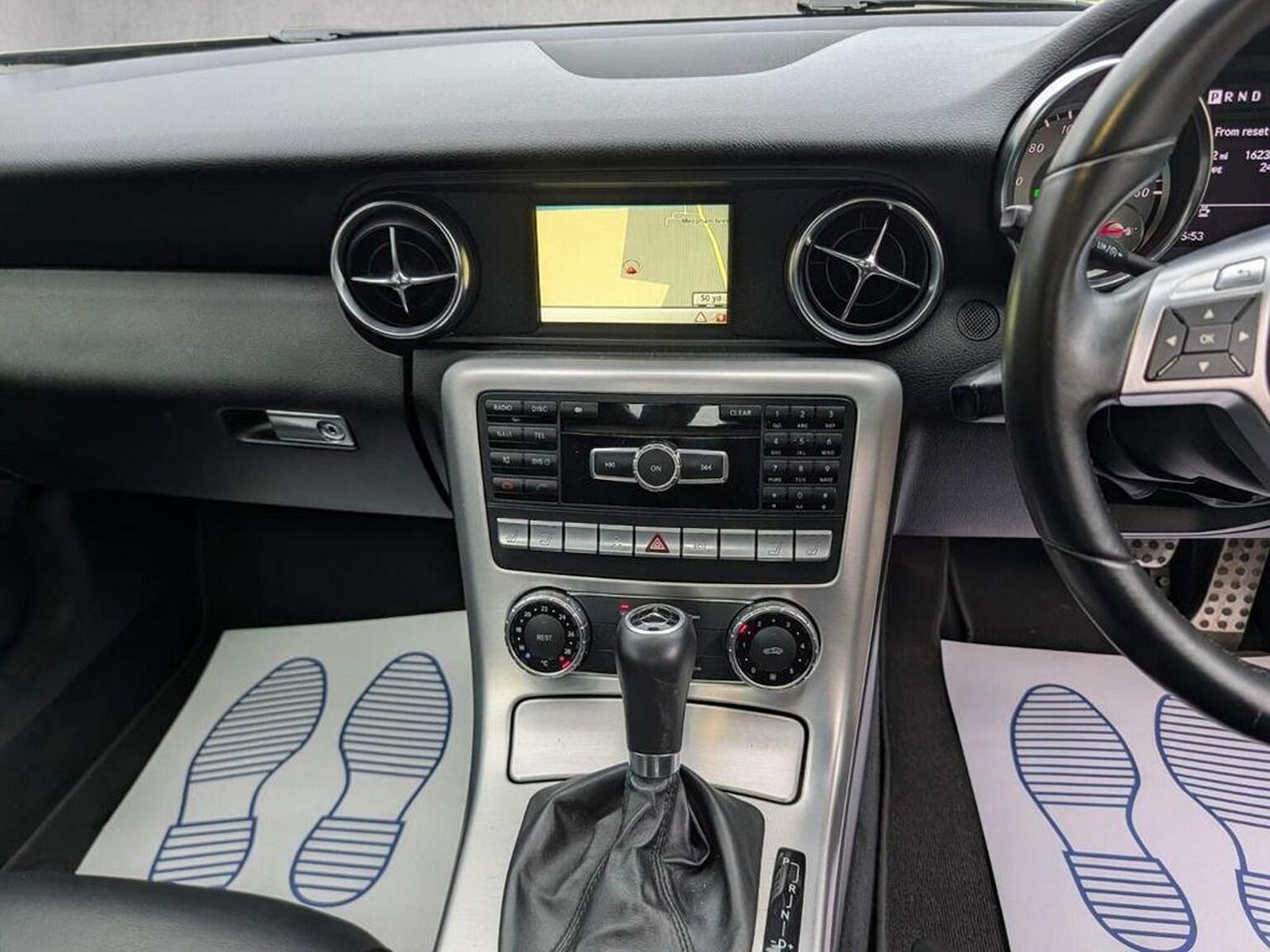 Used Mercedes-Benz SLK 2011 for sale - 76837079: Photo 10