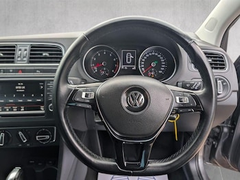 Used Volkswagen Polo 2015 for sale - 78414905: Photo