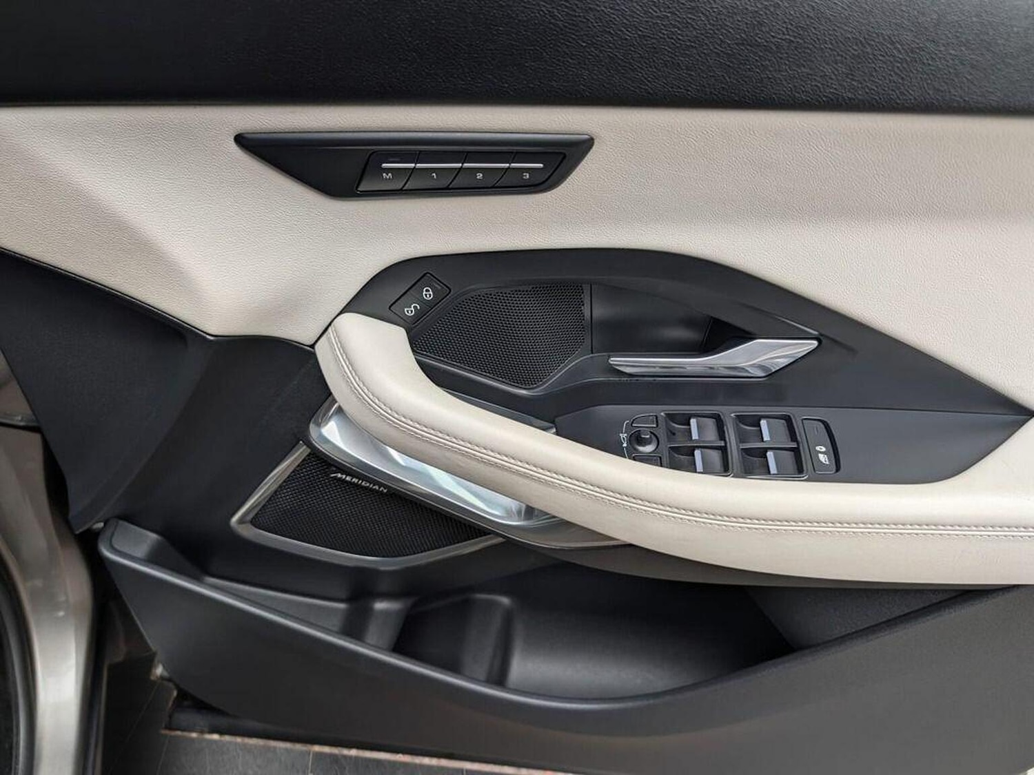 Used Jaguar E-Pace 2018 for sale - 77220526: Photo 17