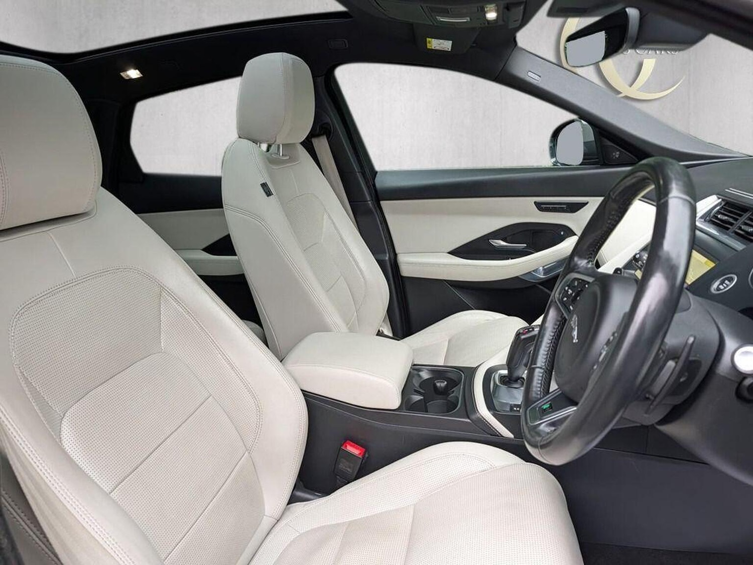 Used Jaguar E-Pace 2018 for sale - 77220526: Photo 2