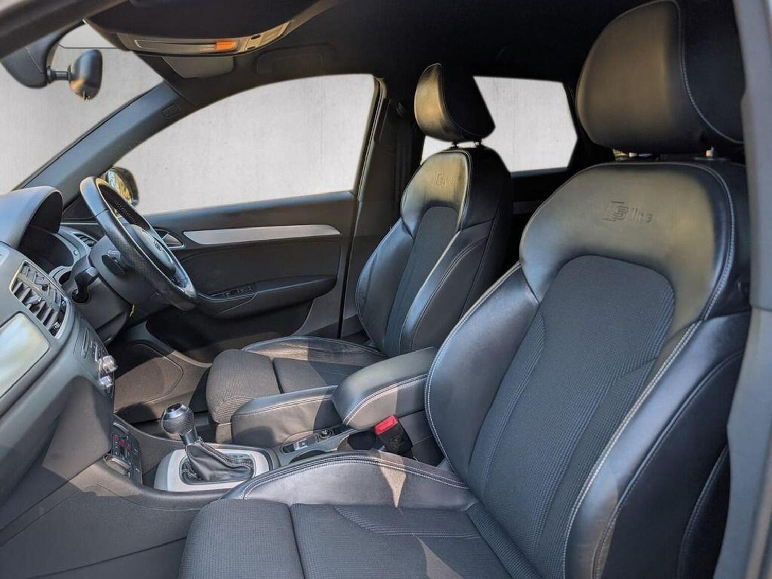 Used Audi Q3 2016 for sale - 77766387: Photo 2