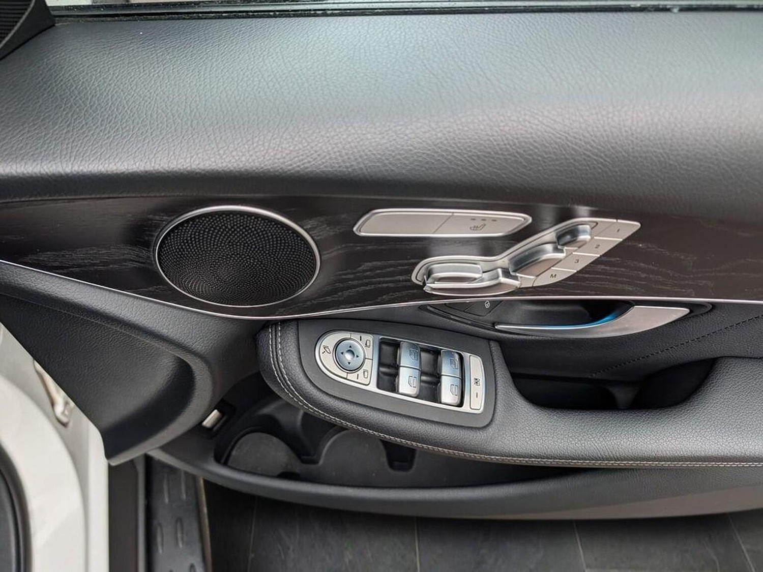 Used Mercedes-Benz GLC 2018 for sale - 76725567: Photo 15