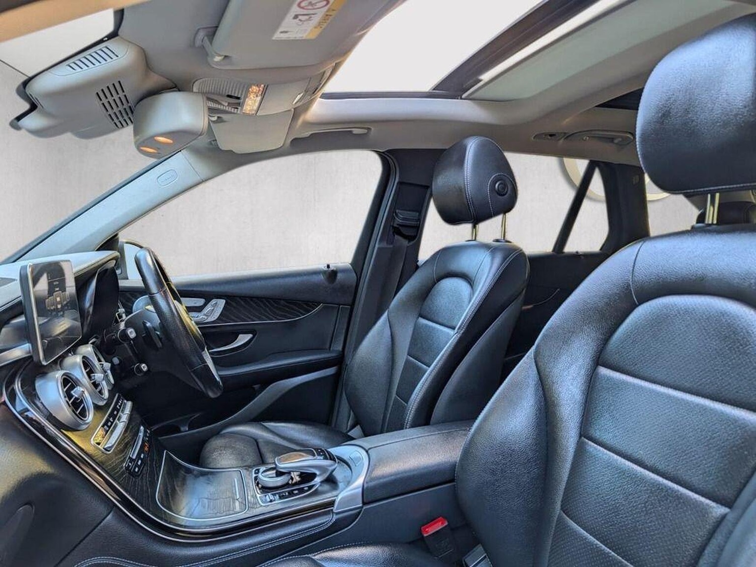 Used Mercedes-Benz GLC 2017 for sale - 76369275: Photo 4