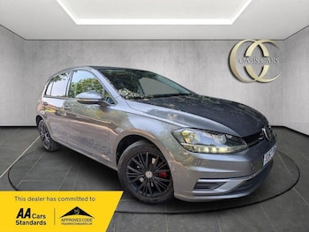 Used Volkswagen Golf 2017 for sale - 75689509: Photo