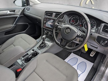 Used Volkswagen Golf 2017 for sale - 75689509: Photo