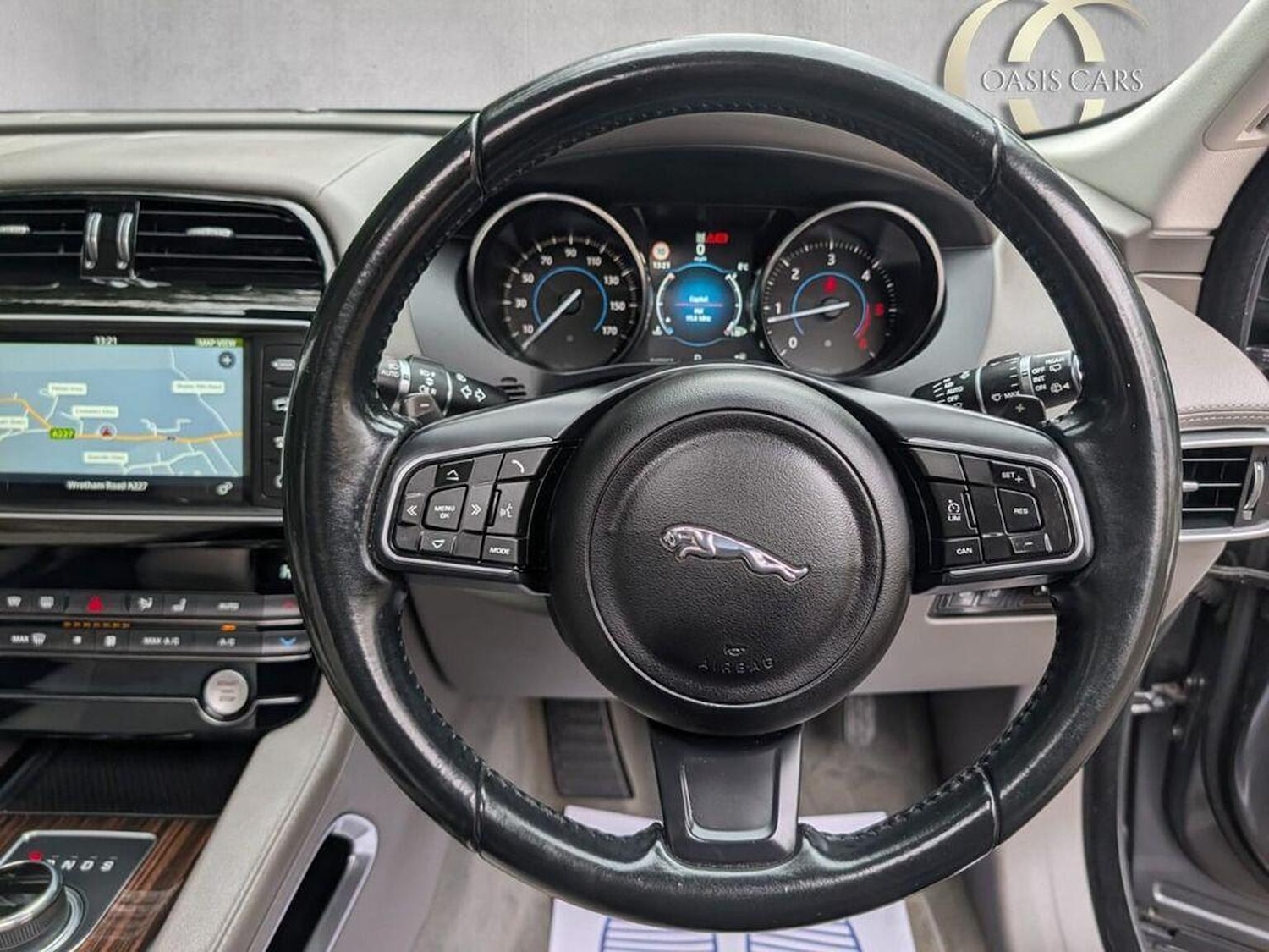 Used Jaguar F-Pace 2016 for sale - 76974302: Photo 15