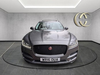 Used Jaguar F-Pace 2016 for sale - 76974302: Photo