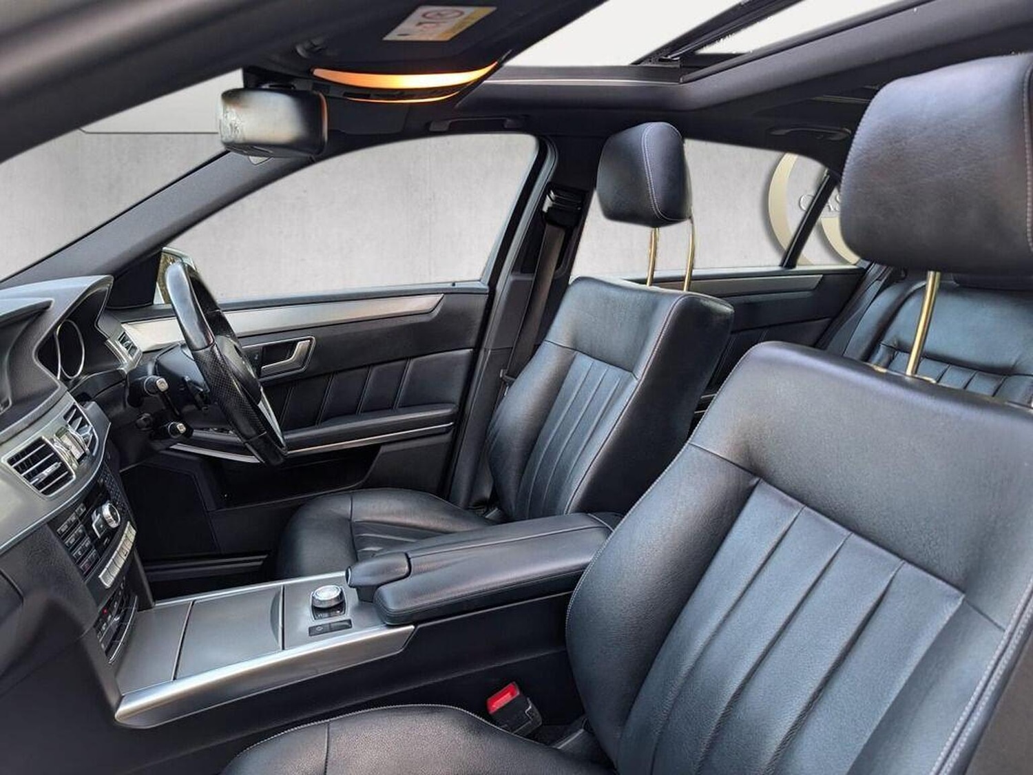 Used Mercedes-Benz E Class 2014 for sale - 76769874: Photo 2