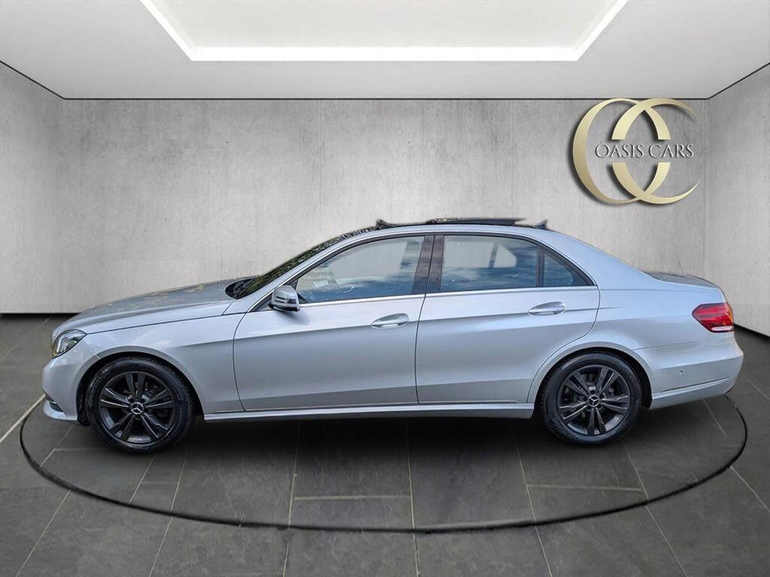 Used Mercedes-Benz E Class 2014 for sale - 76769874: Photo 5