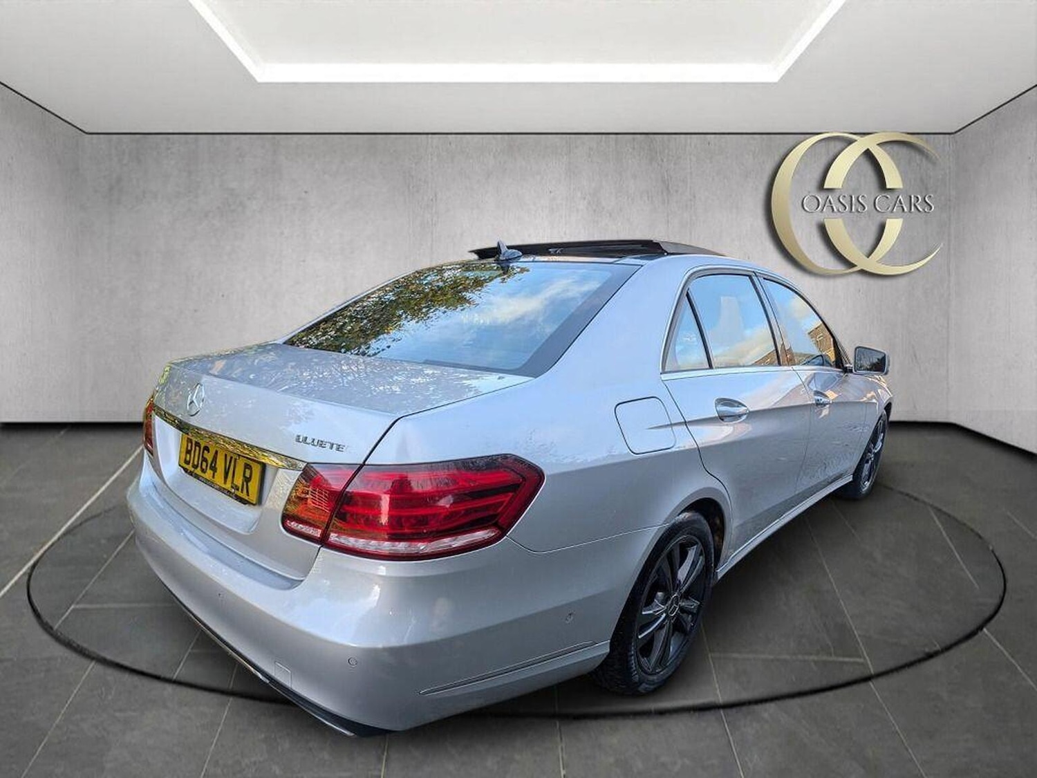 Used Mercedes-Benz E Class 2014 for sale - 76769874: Photo 8