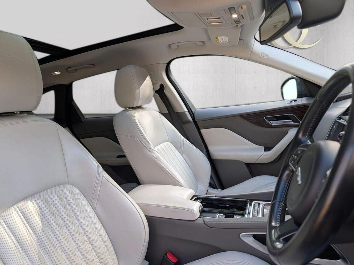 Used Jaguar F-Pace 2016 for sale - 77656187: Photo 3