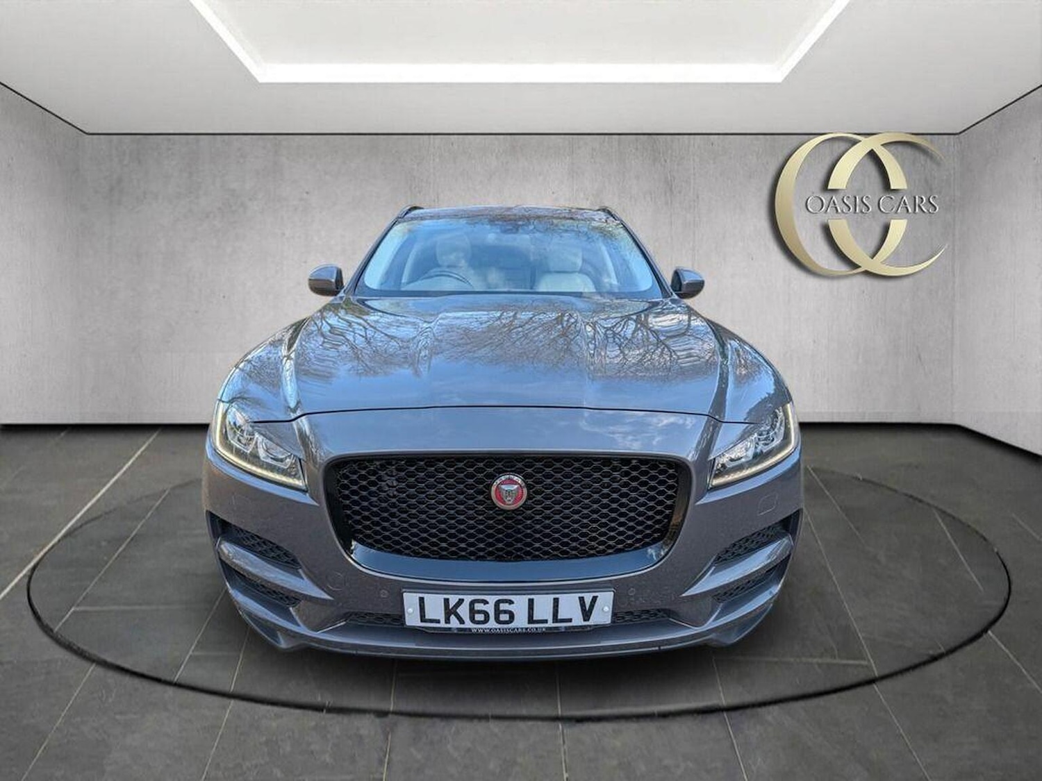 Used Jaguar F-Pace 2016 for sale - 77656187: Photo 4