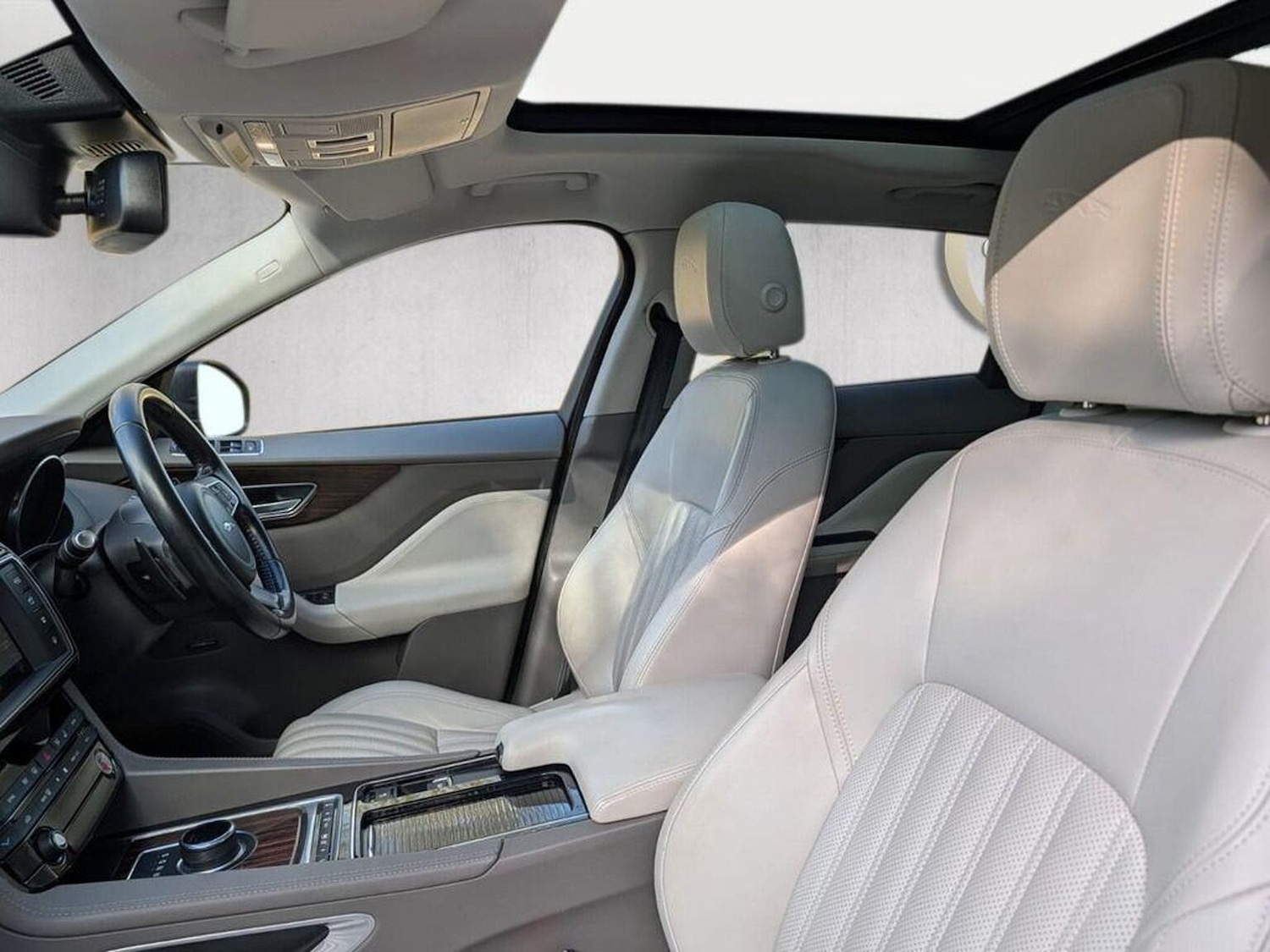 Used Jaguar F-Pace 2016 for sale - 77656187: Photo 6