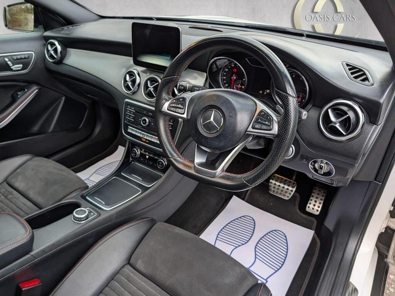 Used Mercedes-Benz GLA 2018 for sale - 77423437: Photo 2