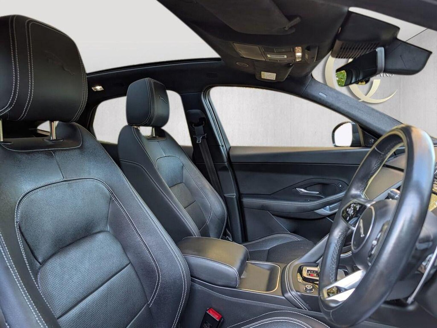 Used Jaguar E-Pace 2021 for sale - 76656049: Photo 2