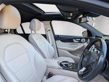 Used Mercedes-Benz GLC 2018 for sale - 76149318: Photo