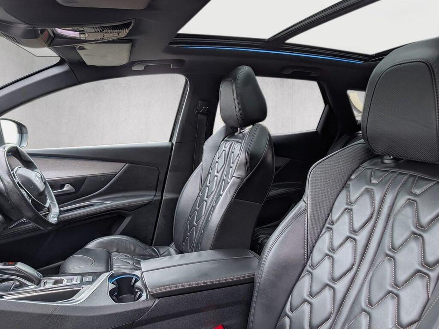 Used Peugeot 3008 2018 for sale - 77423356: Photo 4