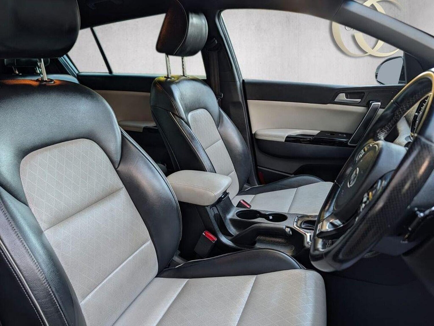 Used Kia Sportage 2017 for sale - 76376884: Photo 2