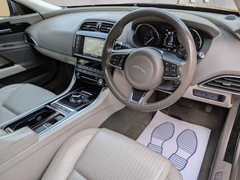 Used Jaguar XE 2018 for sale - 77977034: Photo