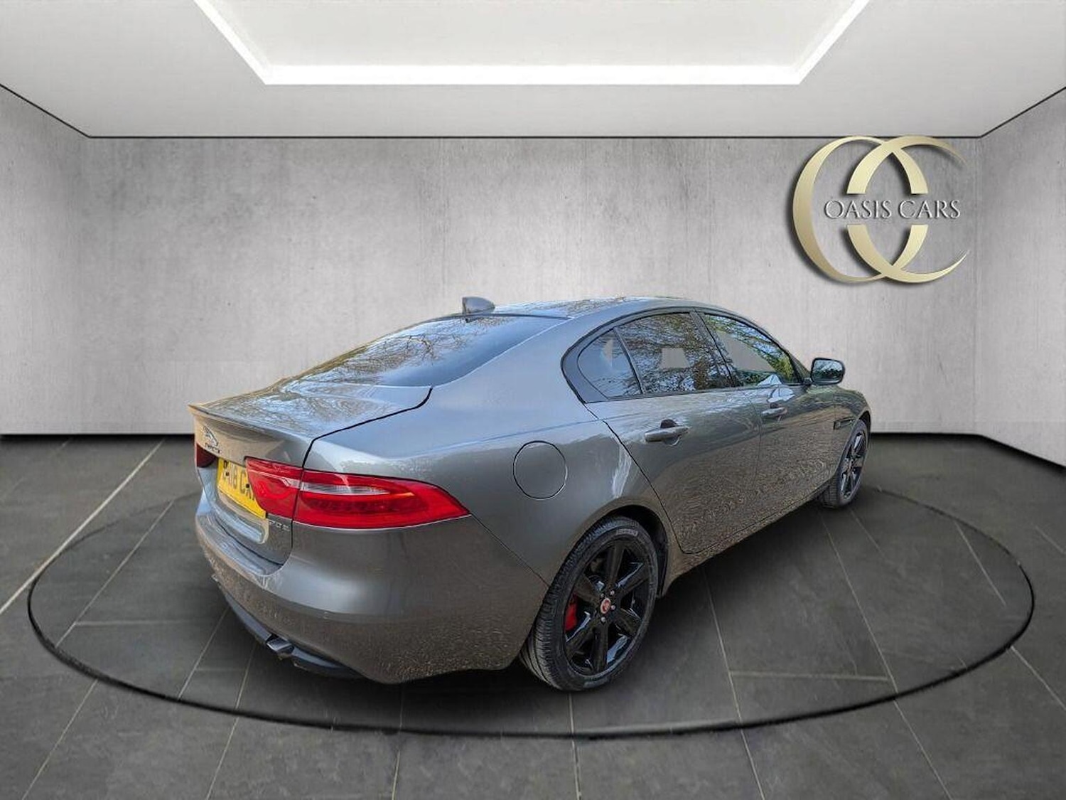 Used Jaguar XE 2018 for sale - 77977034: Photo 4