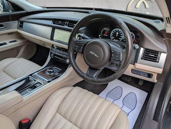 Used Jaguar XF 2016 for sale - 77968736: Photo