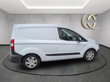 Used Ford Transit Courier 2015 for sale - 76884846: Photo