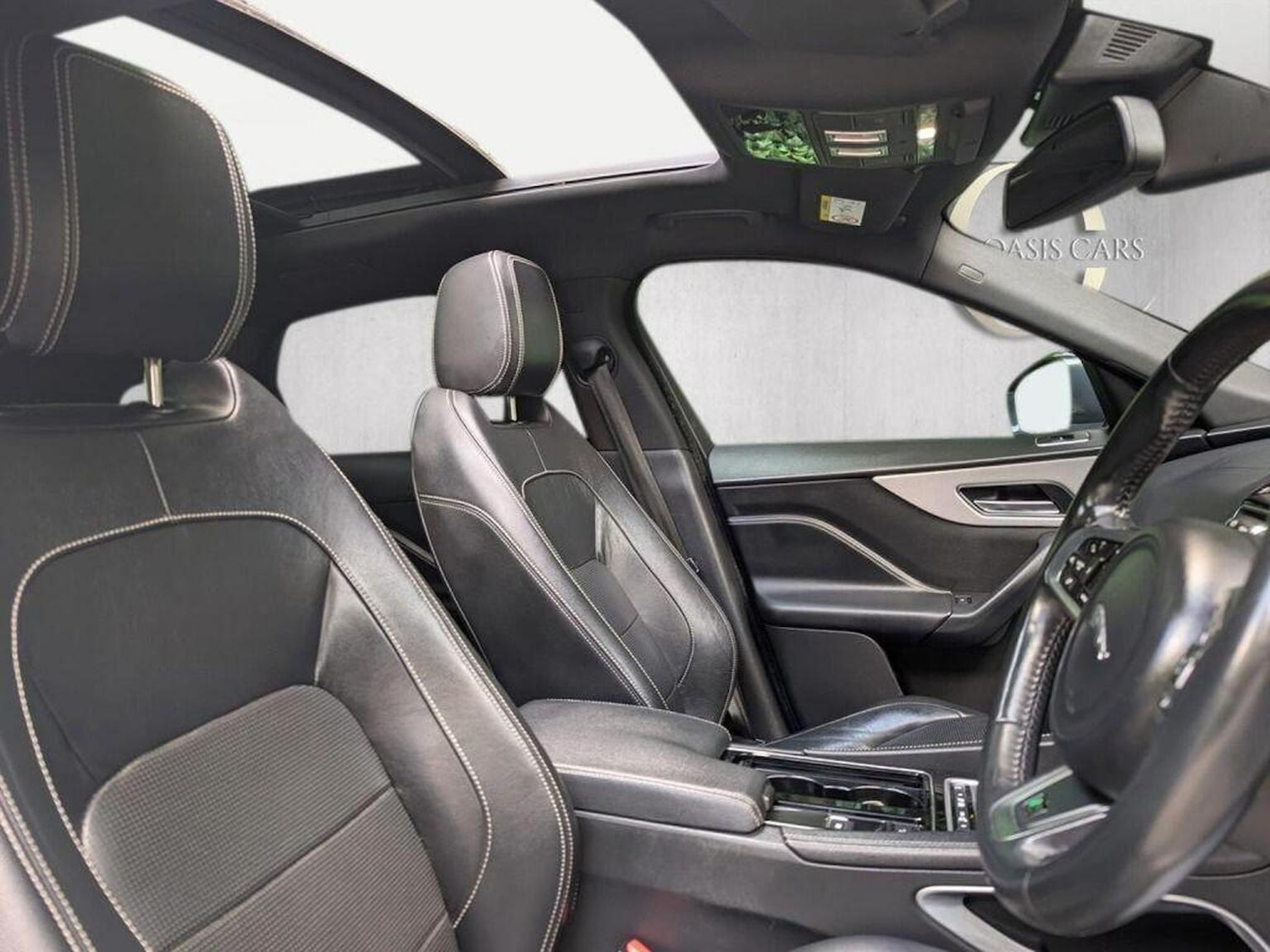 Used Jaguar F-Pace 2017 for sale - 77836948: Photo 2