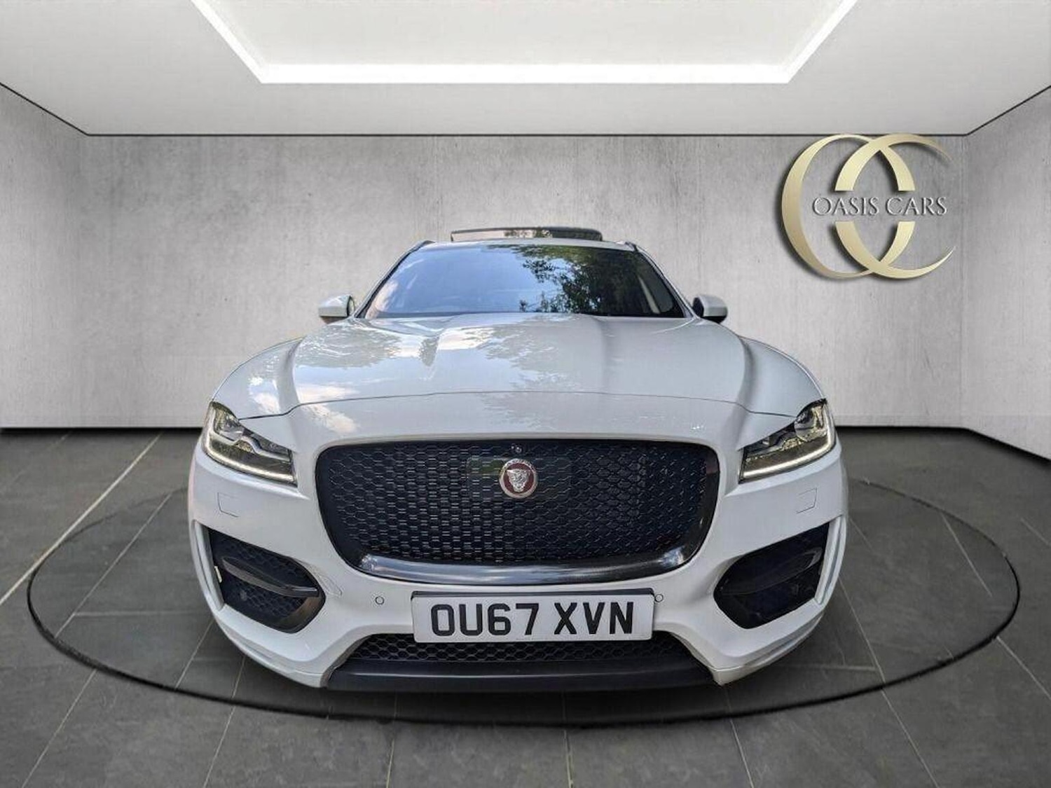 Used Jaguar F-Pace 2017 for sale - 77836948: Photo 4