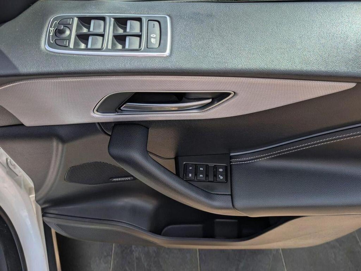 Used Jaguar F-Pace 2017 for sale - 77836948: Photo 6