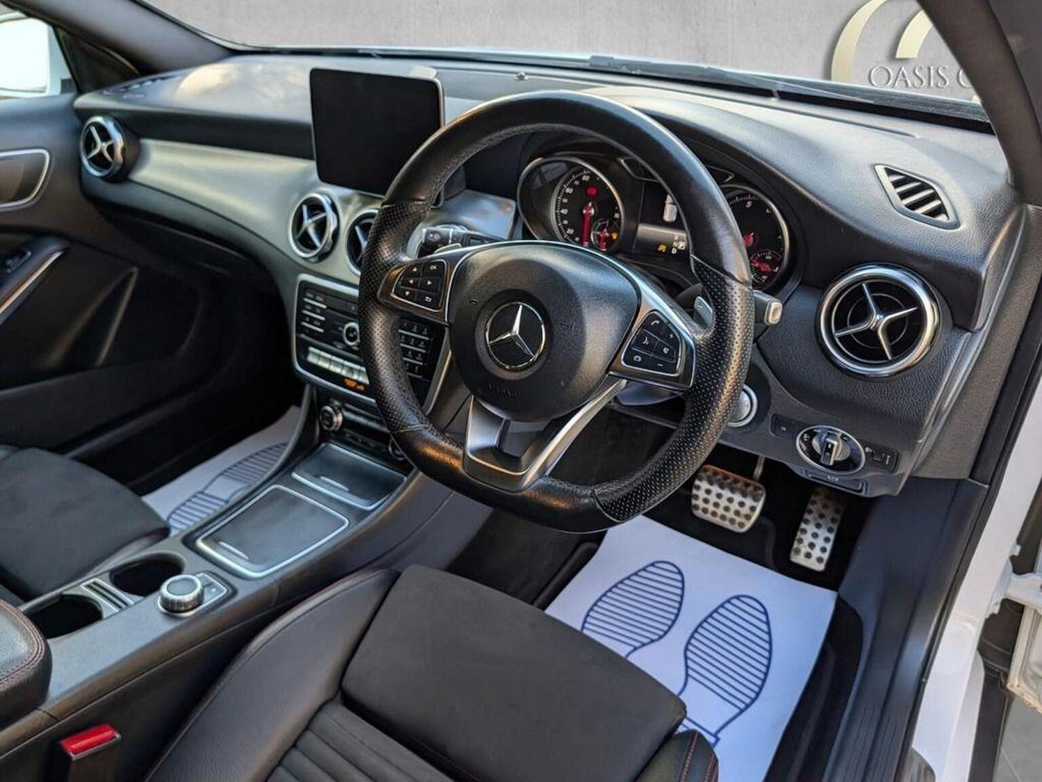 Used Mercedes-Benz GLA 2018 for sale - 77656184: Photo 2