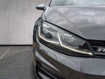 Used Volkswagen Golf 2019 for sale - 75325679: Photo
