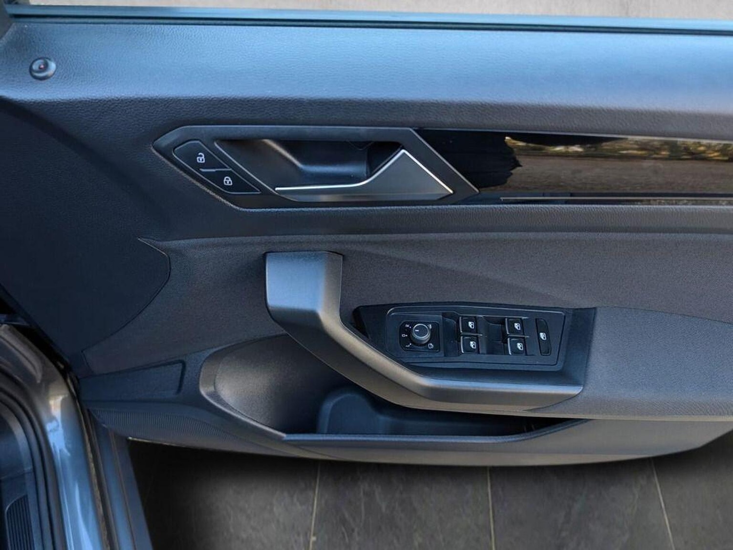 Used Volkswagen T-Roc 2021 for sale - 76911070: Photo 10