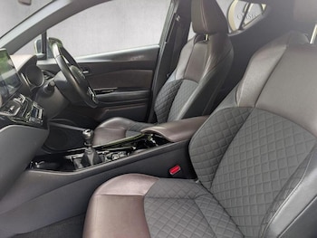 Used Toyota C-HR 2018 for sale - 78489213: Photo