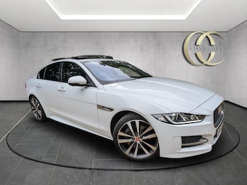 Used Jaguar XE 2017 for sale - 78599706: Photo