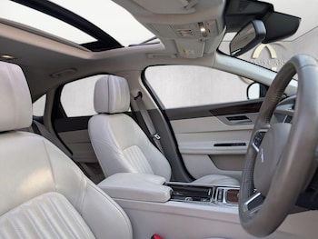 Used Jaguar XF 2017 for sale - 77851453: Photo