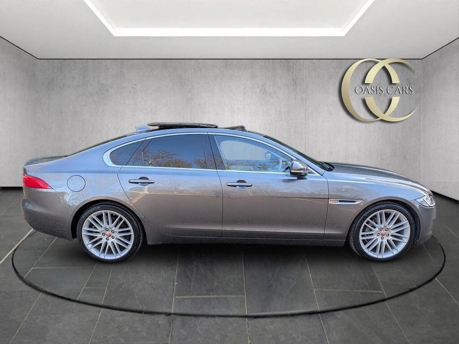 Used Jaguar XF 2017 for sale - 77851453: Photo 4