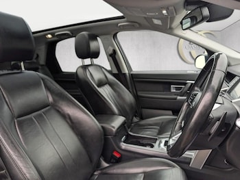 Used Land Rover Discovery Sport 2017 for sale - 77453412: Photo