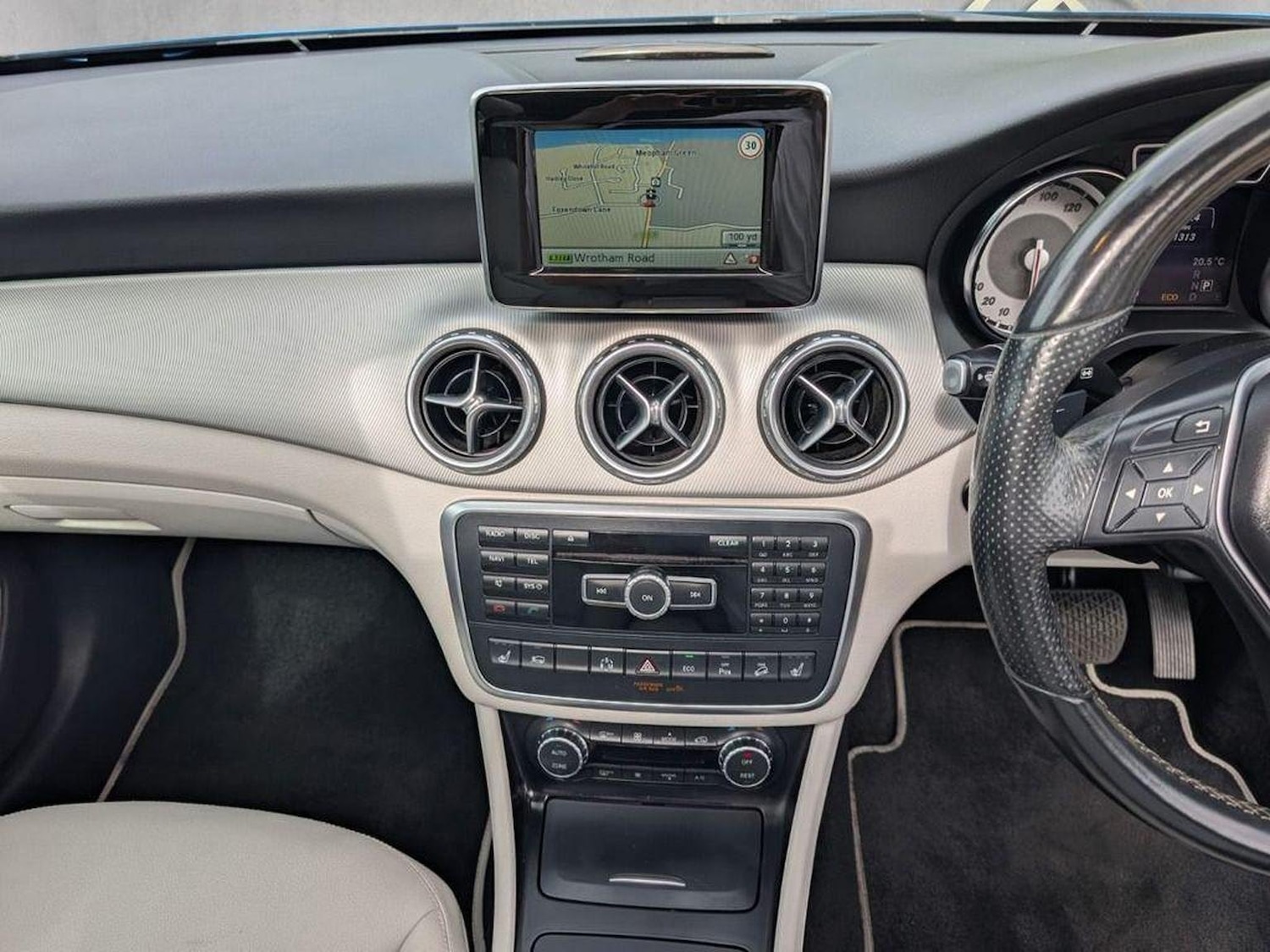 Used Mercedes-Benz GLA 2014 for sale - 76376889: Photo 16