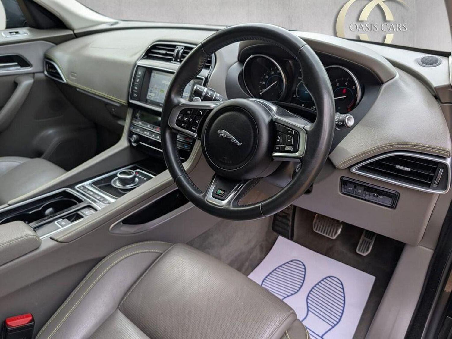 Used Jaguar F-Pace 2018 for sale - 77622498: Photo 2