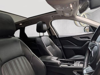 Used Jaguar F-Pace 2019 for sale - 76471300: Photo