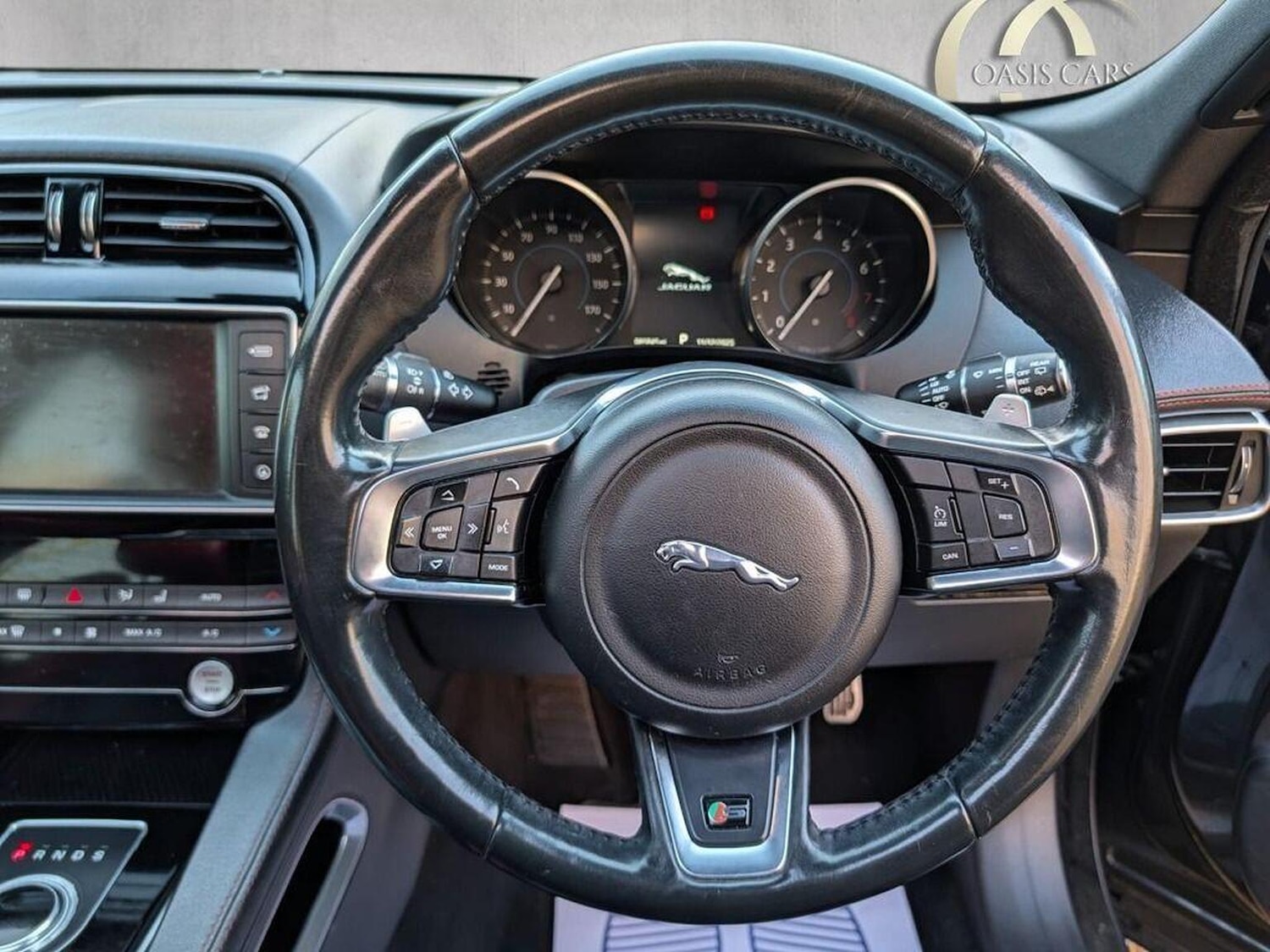 Used Jaguar F-Pace 2016 for sale - 76951059: Photo 3